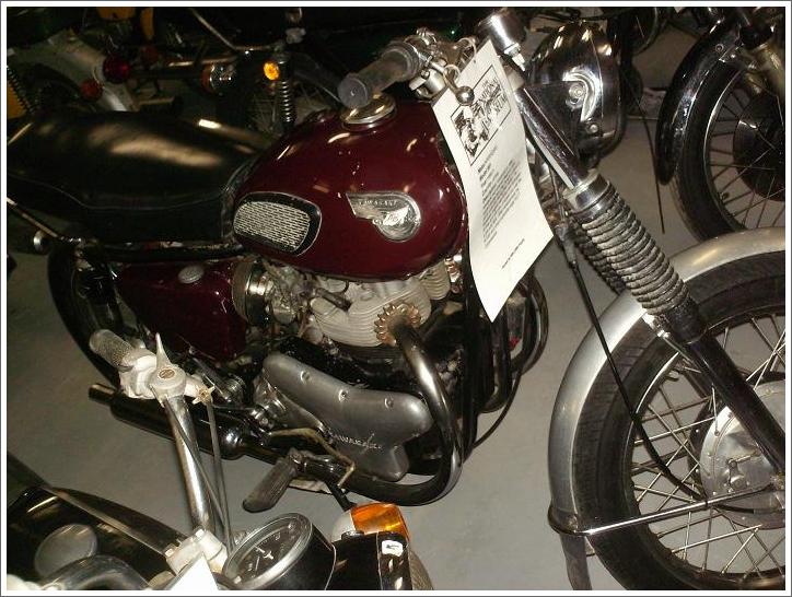 Kawasaki-1966-71-W1-650-nmma.jpg