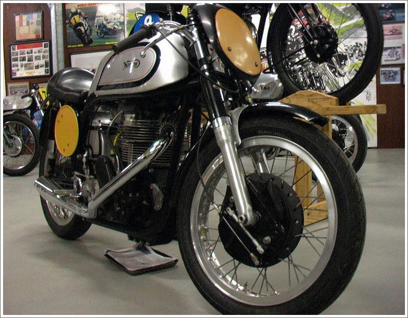 Norton-Manx-2.jpg